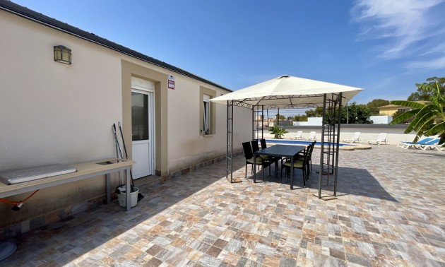 Herverkoop - Villa - Torrevieja - Los Balcones