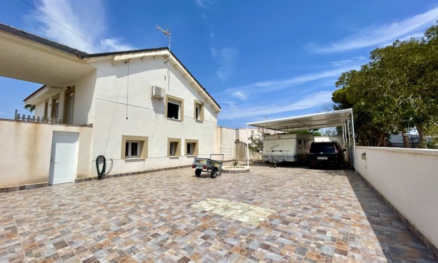 Herverkoop - Villa - Torrevieja - Los Balcones