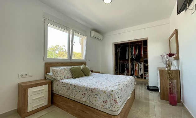 Herverkoop - Villa - Torrevieja - Los Balcones