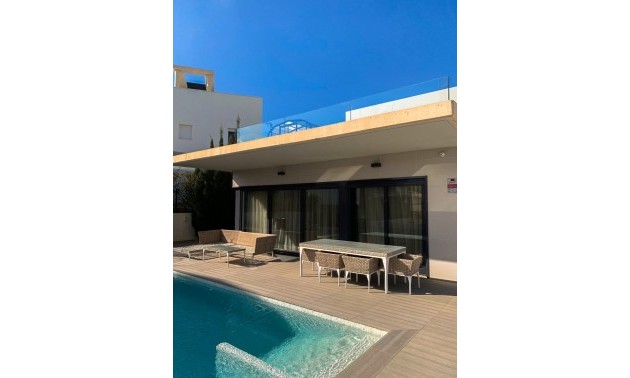 Herverkoop - Villa - Alicante - Campoamor