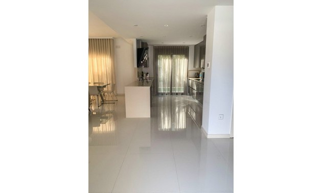 Herverkoop - Villa - Alicante - Campoamor