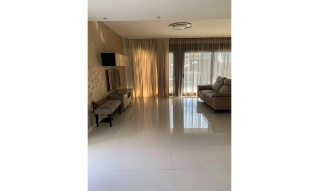 Herverkoop - Villa - Alicante - Campoamor