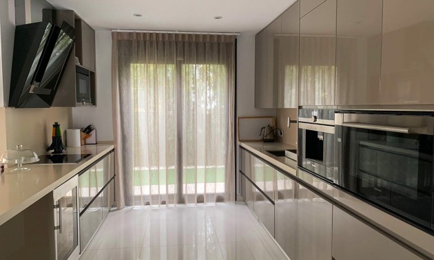 Herverkoop - Villa - Alicante - Campoamor
