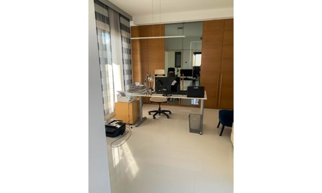 Herverkoop - Villa - Alicante - Campoamor