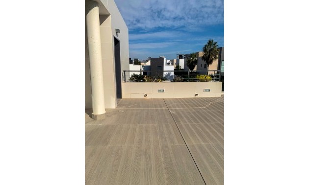 Herverkoop - Villa - Alicante - Campoamor