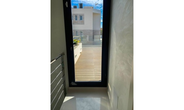 Herverkoop - Villa - Alicante - Campoamor
