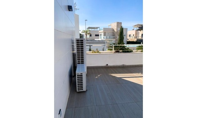 Herverkoop - Villa - Alicante - Campoamor