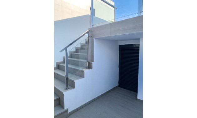 Herverkoop - Villa - Alicante - Campoamor
