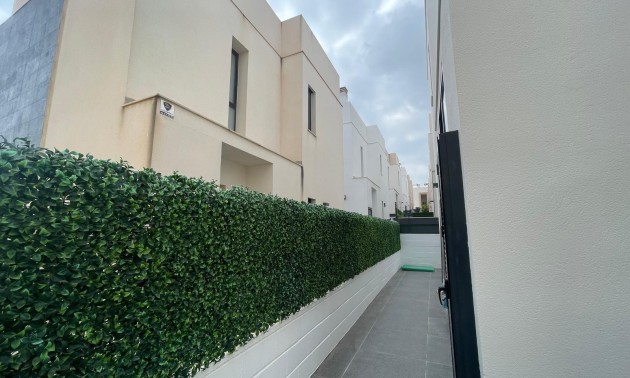 Herverkoop - Villa - Orihuela Costa - Villamartín