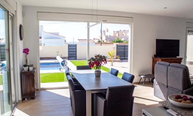 Herverkoop - Villa - Torrevieja - La Siesta