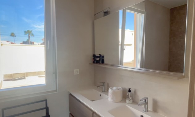 Herverkoop - Villa - Torrevieja - La Siesta