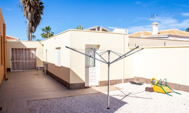 Herverkoop - Villa - Torrevieja - La Siesta