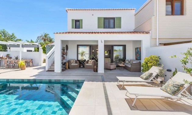 Herverkoop - Villa / Semi-detached Villa - Torrevieja - Torreta Florida
