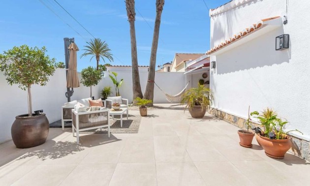 Herverkoop - Villa / Semi-detached Villa - Torrevieja - Torreta Florida