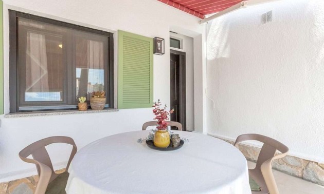 Herverkoop - Villa / Semi-detached Villa - Torrevieja - Torreta Florida