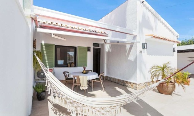 Herverkoop - Villa / Semi-detached Villa - Torrevieja - Torreta Florida