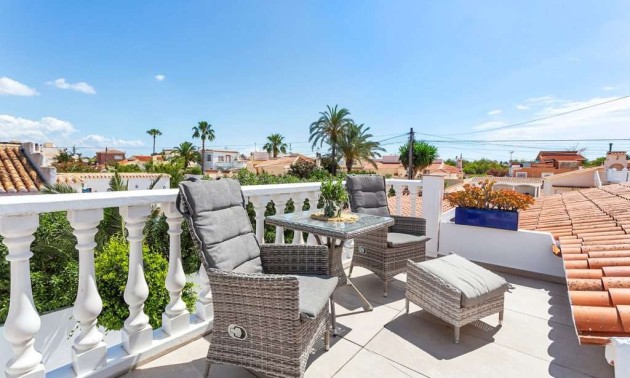 Herverkoop - Villa / Semi-detached Villa - Torrevieja - Torreta Florida