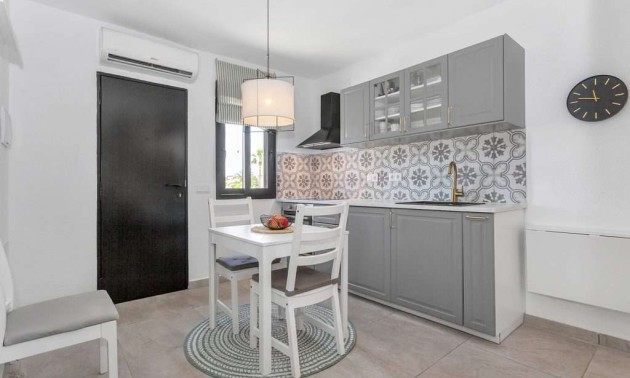 Herverkoop - Villa / Semi-detached Villa - Torrevieja - Torreta Florida