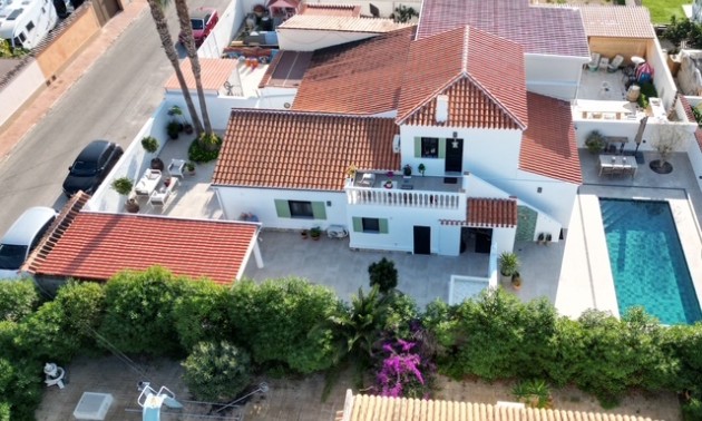 Herverkoop - Villa / Semi-detached Villa - Torrevieja - Torreta Florida