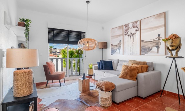 Resale - Villa - Orihuela Costa - Villamartín