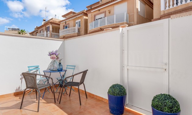 Resale - Villa - Orihuela Costa - Villamartín