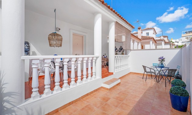 Resale - Villa - Orihuela Costa - Villamartín