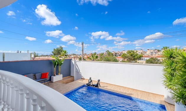 Resale - Villa - Orihuela Costa - Villamartín