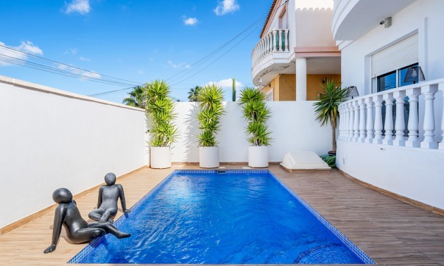 Resale - Villa - Orihuela Costa - Villamartín