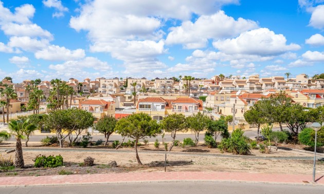 Resale - Villa - Orihuela Costa - Villamartín