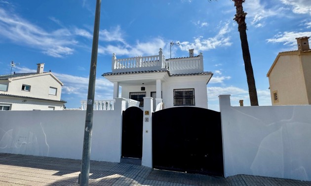 Herverkoop - Villa - Torrevieja - Los Altos*