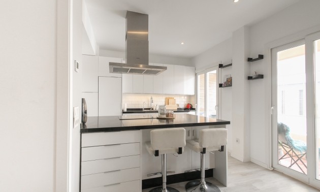 Herverkoop - Apartment - Alicante - - Centro  -