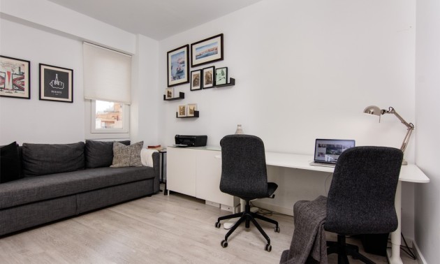 Herverkoop - Apartment - Alicante - - Centro  -