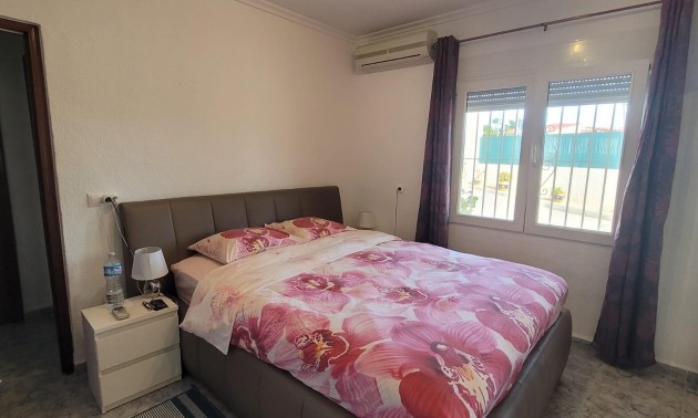 Herverkoop - Villa - San Fulgencio - Urbanización La Marina
