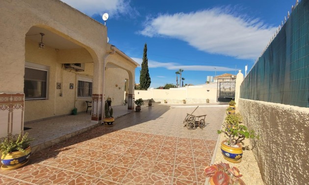 Herverkoop - Villa - San Fulgencio - Urbanización La Marina
