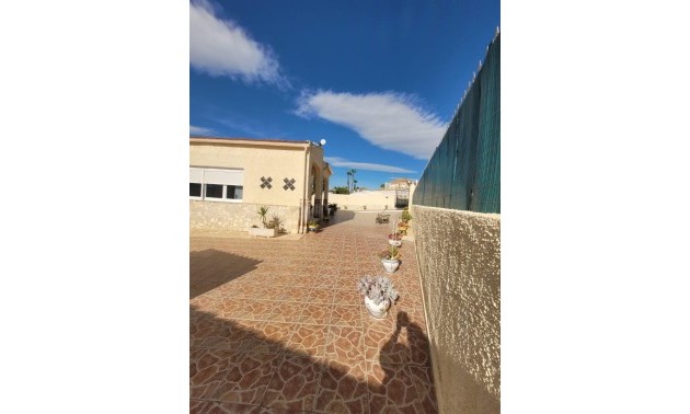 Herverkoop - Villa - San Fulgencio - Urbanización La Marina