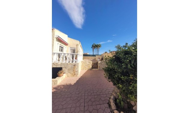 Herverkoop - Villa - San Fulgencio - Urbanización La Marina