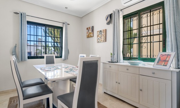 Herverkoop - Villa - Orihuela Costa - Los Dolses