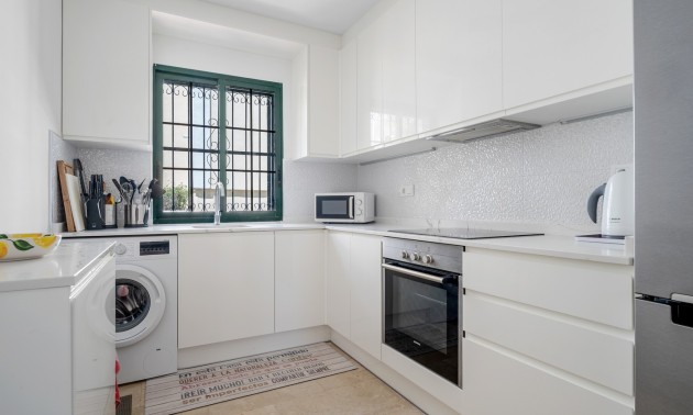 Herverkoop - Villa - Orihuela Costa - Los Dolses