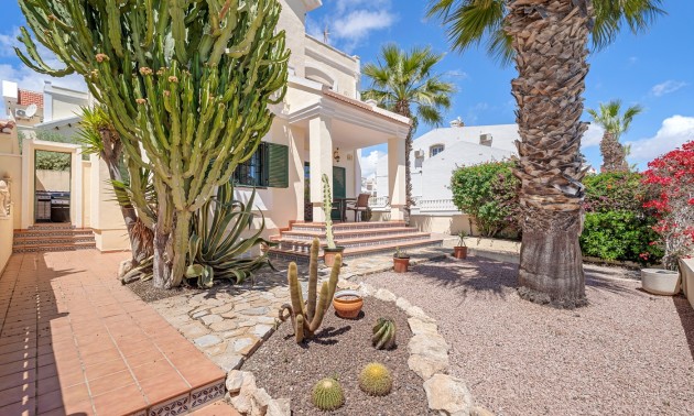 Herverkoop - Villa - Orihuela Costa - Los Dolses