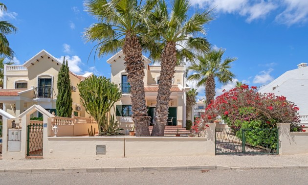 Herverkoop - Villa - Orihuela Costa - Los Dolses