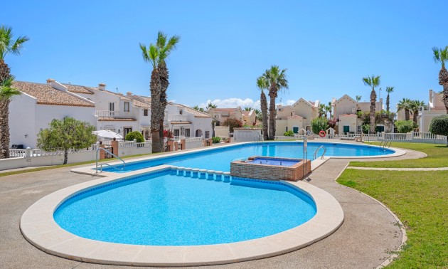 Herverkoop - Villa - Orihuela Costa - Los Dolses