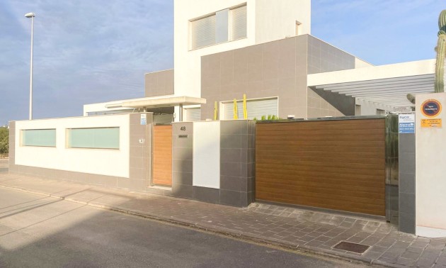 Herverkoop - Villa - Orihuela Costa - Mil Palmeras