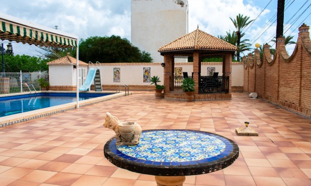 Revente - Villa - Orihuela Costa - MUY CERCA DE LA PLAYA