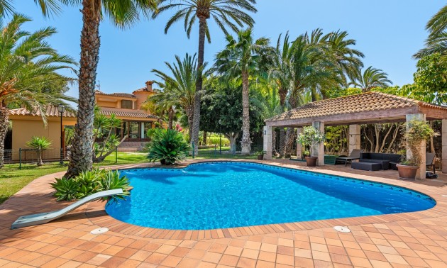 Herverkoop - Villa - Elche