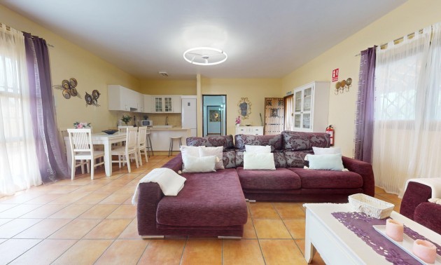 Resale - Villa - Aguilas