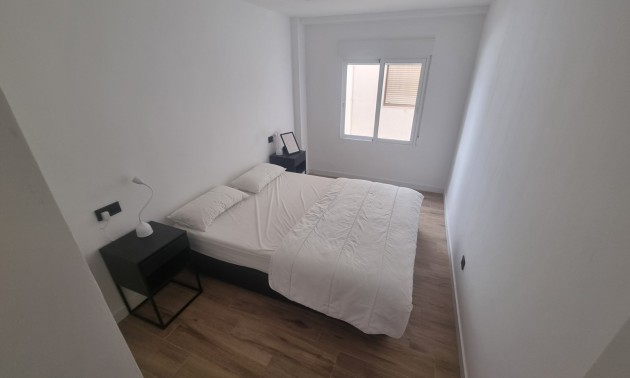 Herverkoop - Apartment - Torrevieja - Playa del Cura