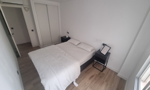 Herverkoop - Apartment - Torrevieja - Playa del Cura