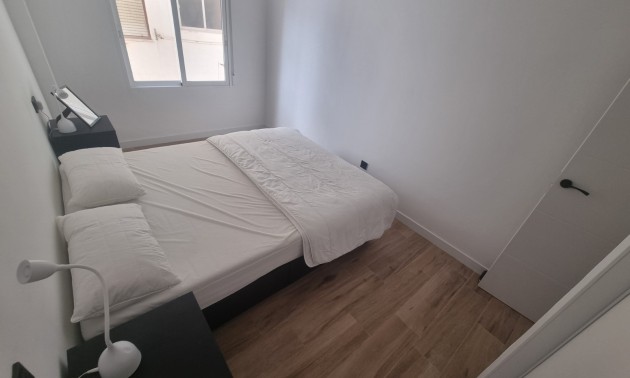 Herverkoop - Apartment - Torrevieja - Playa del Cura