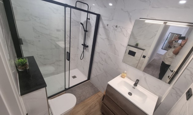 Herverkoop - Apartment - Torrevieja - Playa del Cura