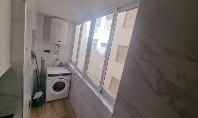 Herverkoop - Apartment - Torrevieja - Playa del Cura